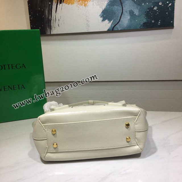 Bottega veneta高端女包 96009s小號 寶緹嘉Arco33油蠟牛皮包 BV經典款蝙蝠包手提包  gxz1239